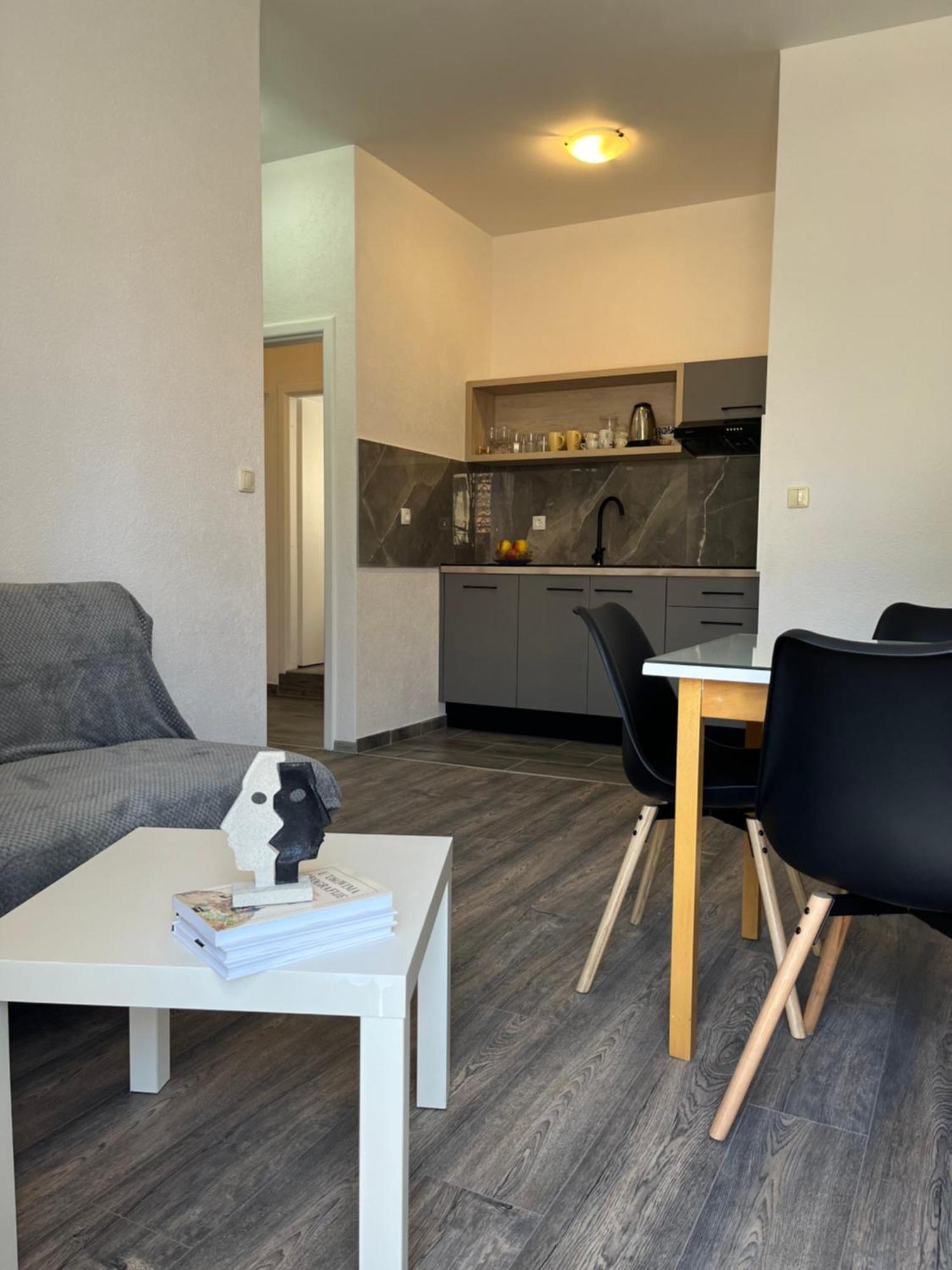 Apartment Makarska M&I, Free Private Parking Ngoại thất bức ảnh