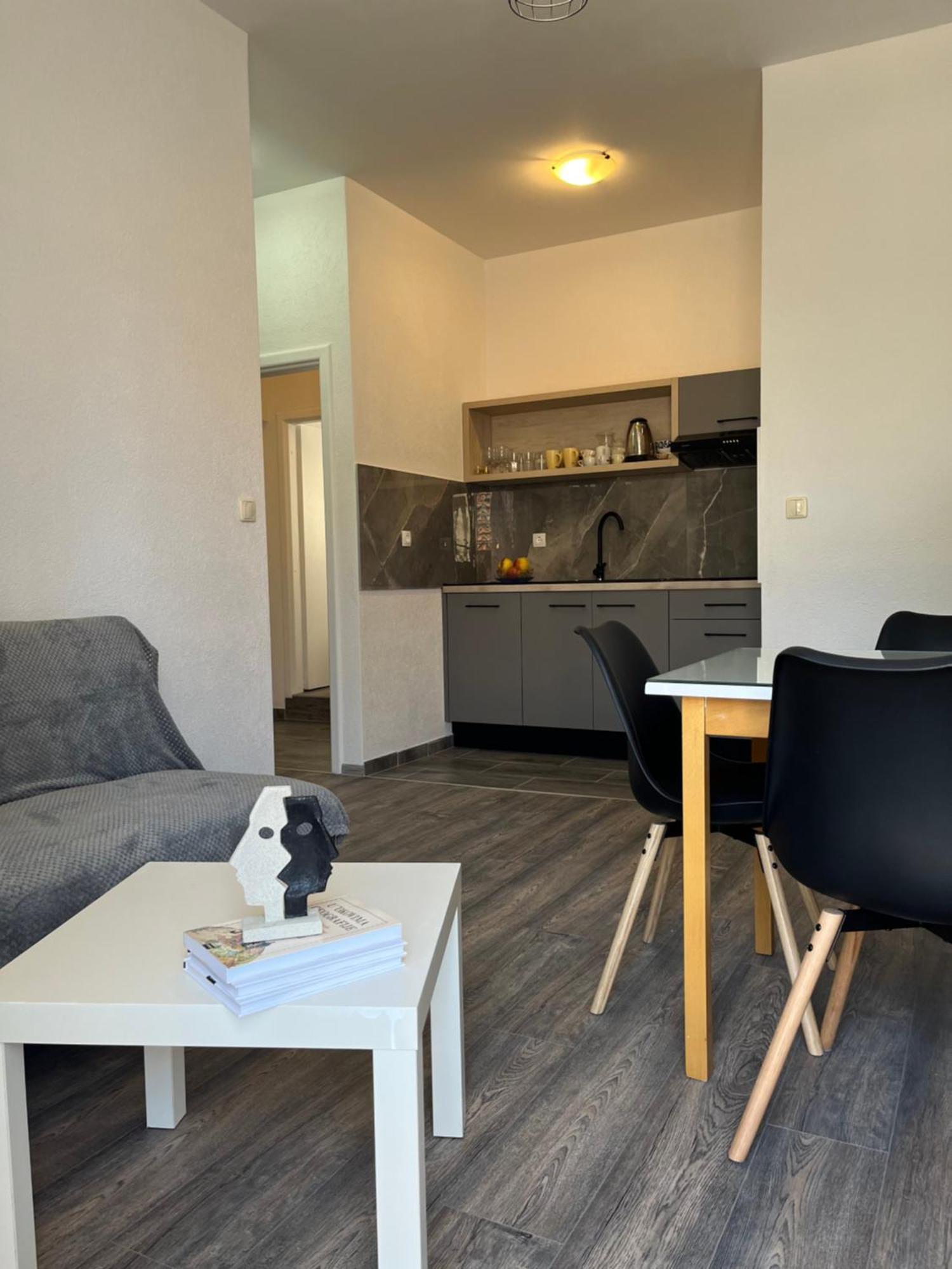 Apartment Makarska M&I, Free Private Parking Ngoại thất bức ảnh