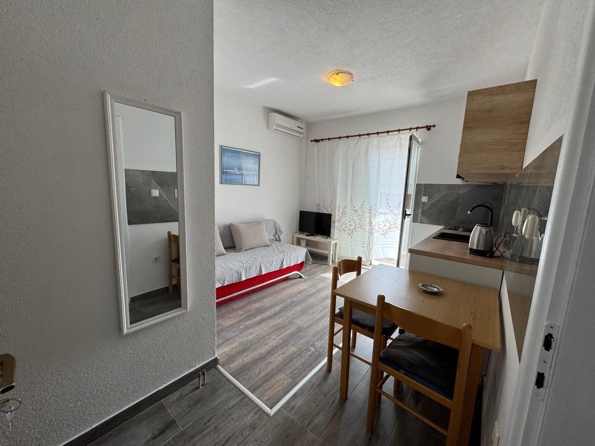 Apartment Makarska M&I, Free Private Parking Ngoại thất bức ảnh